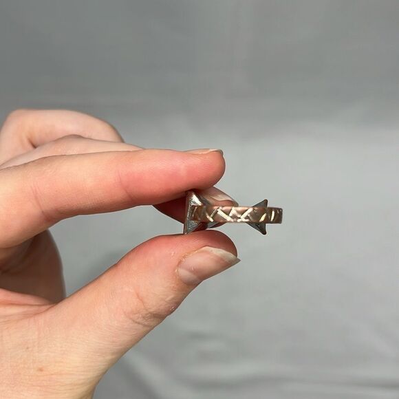 Vintage Geometrical Ring with Two Triangles - Picture 5 of 6